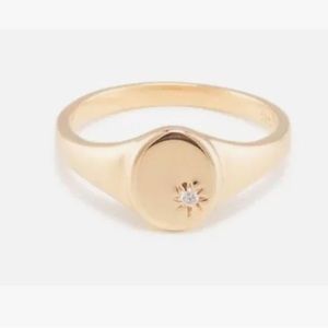 Mejuri signet ring - size 4, retired style. Gold vermeil. Great condition.